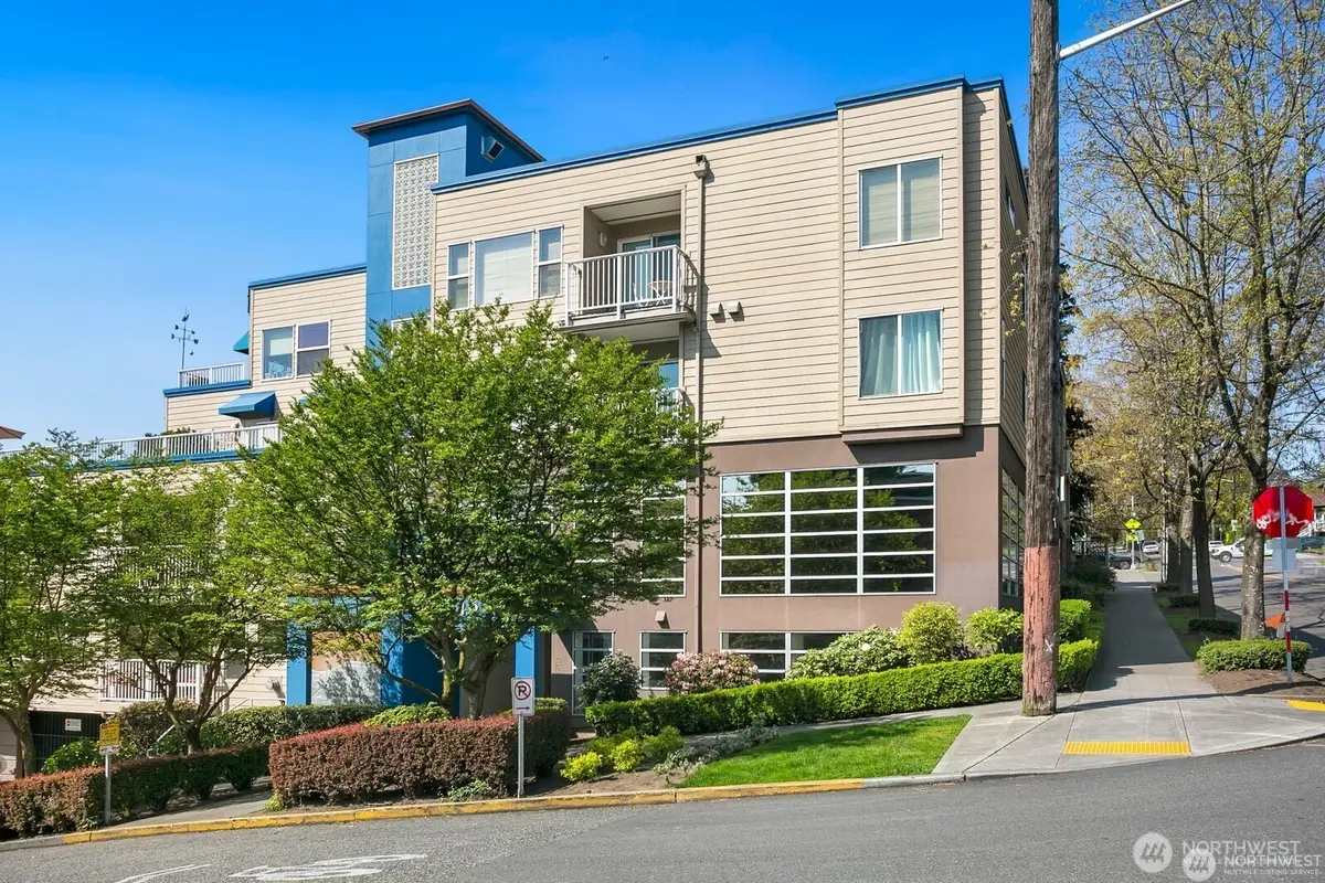 3919 Latona Avenue Ne #402, Seattle, WA 98105 - #1