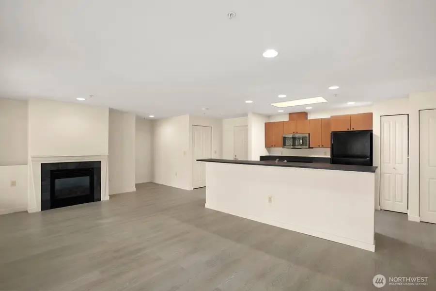 3919 Latona Avenue Ne #402, Seattle, WA 98105 - #3