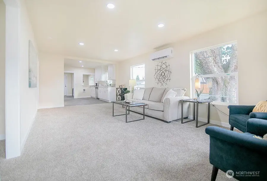 1214 S 5th Avenue, Kelso, WA 98626 - #2