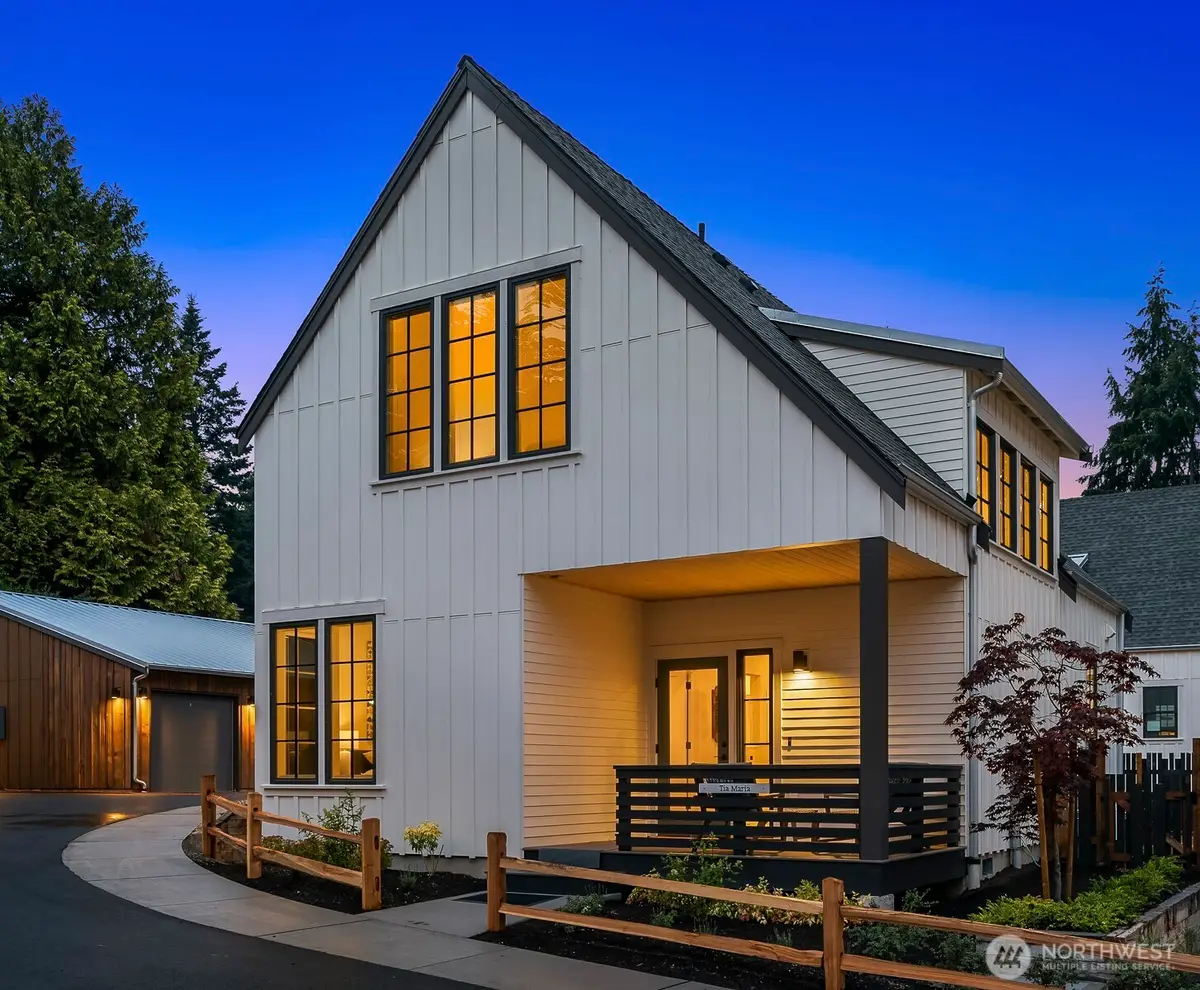 2218 NE 125th Street, Seattle, WA 98125 - Image #1