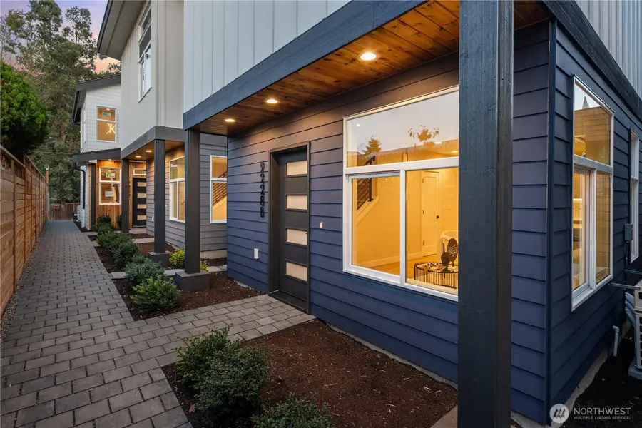 9228 22nd Avenue Sw #B, Seattle, WA 98106 - Image #2