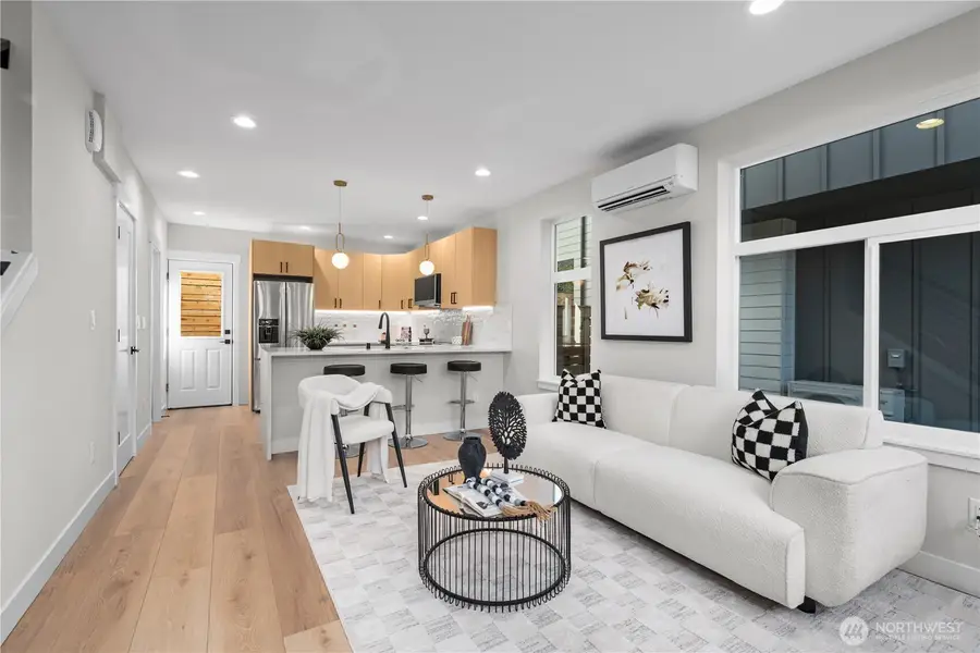 9228 22nd Avenue Sw #B, Seattle, WA 98106 - Image #3