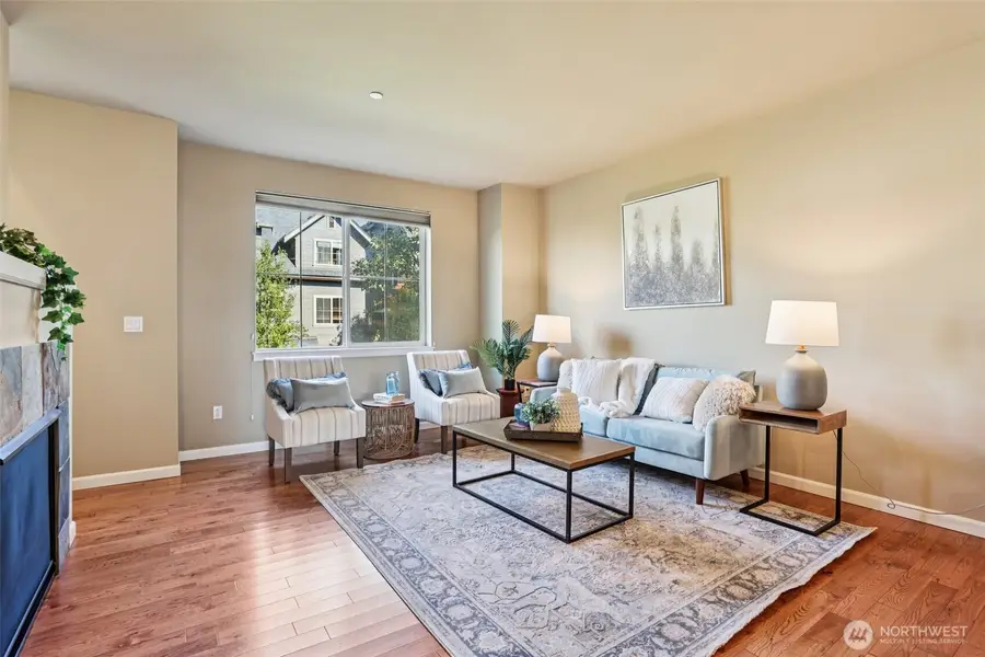 862 3rd Avenue Ne, Issaquah, WA 98029 - Image #2