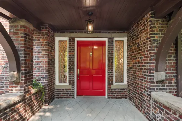 718 E Aloha Street #10, Seattle, WA 98102