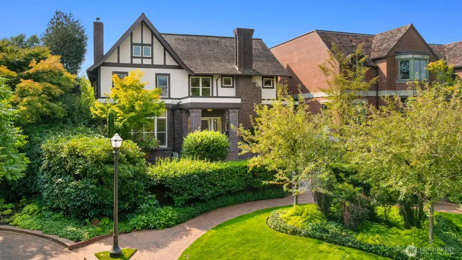 718 E Aloha Street #10, Seattle, WA 98102 - Image #2