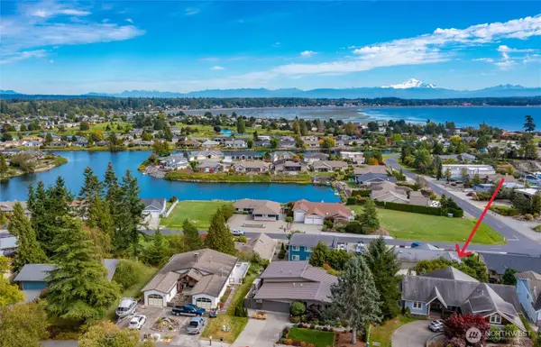 8124 Comox Rd, Blaine, WA 98230