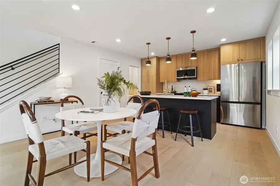 8227 Latona Avenue Ne, Seattle, WA 98115 - Image #2