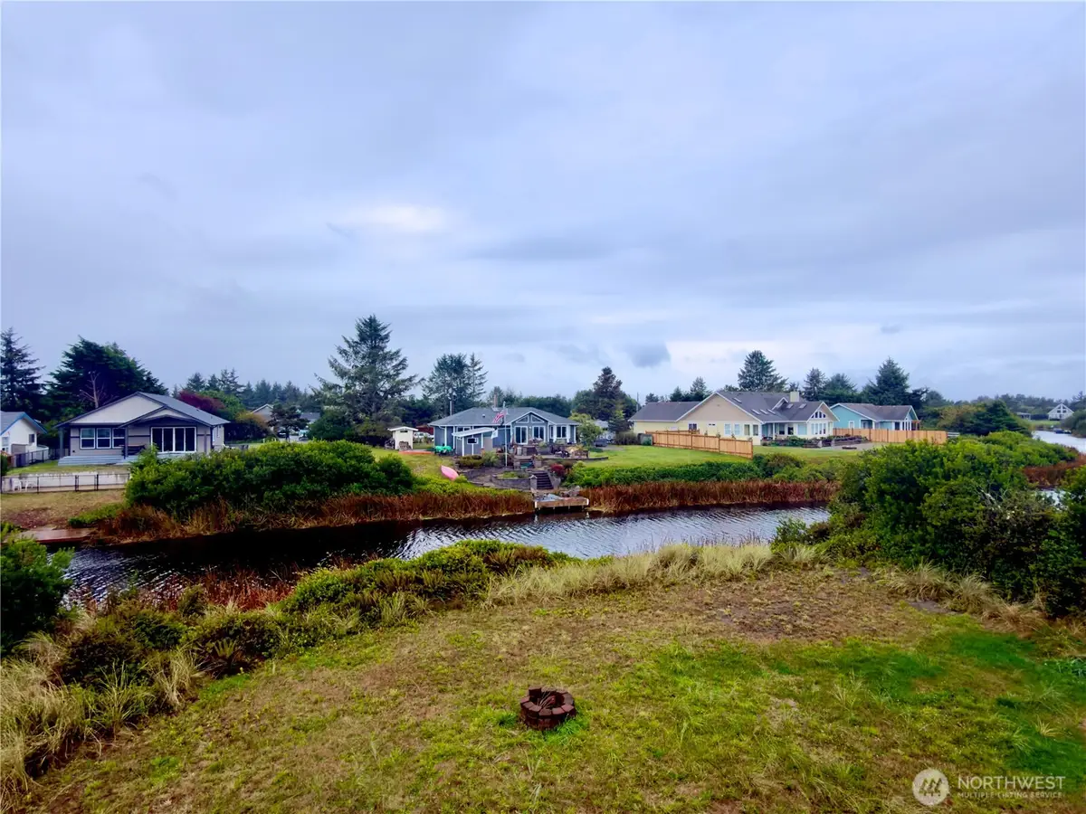 189 N Razor Clam Drive Sw, Ocean Shores, WA 98569 - Image #1