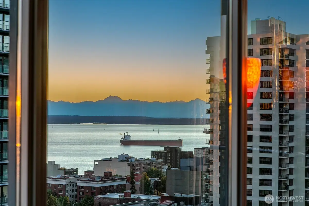 1920 4th Avenue #1702, Seattle, WA 98101 - Image #1