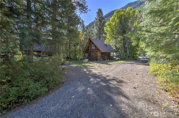 26 Mercer Road, Mazama, WA 98833