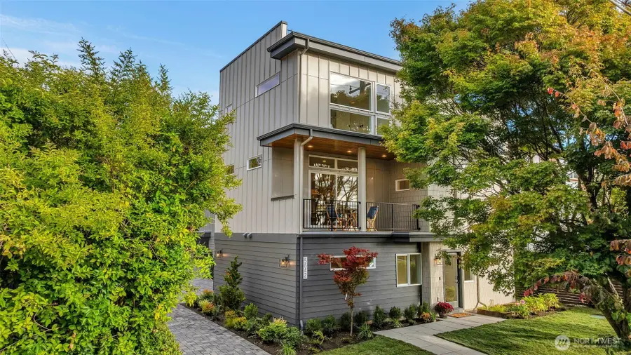 5642 49th Avenue Sw, Seattle, WA 98136 - #3