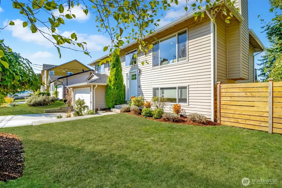 6701 15th Avenue Sw, Seattle, WA 98106 - Image #2