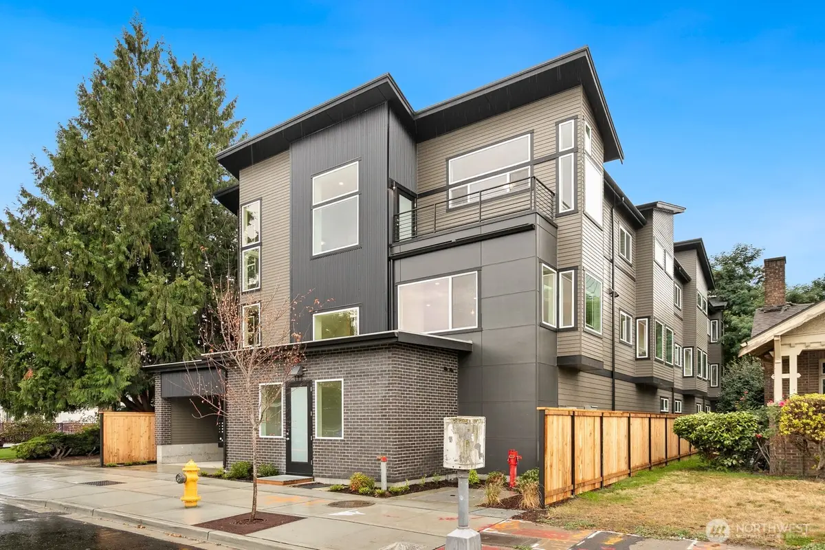 117 Wells Avenue S #D, Renton, WA 98057 - Image #1