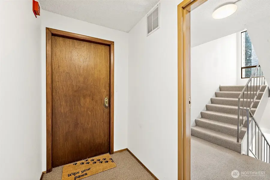 17417 Ashworth Avenue N #201, Shoreline, WA 98133 - Image #2