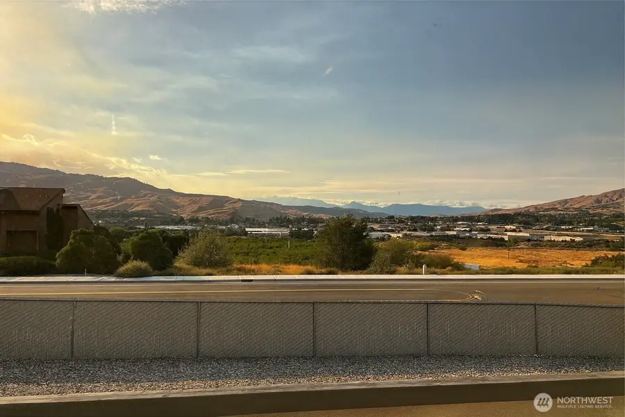 326 Goldcrest Street, East Wenatchee, WA 98802 - Image #3