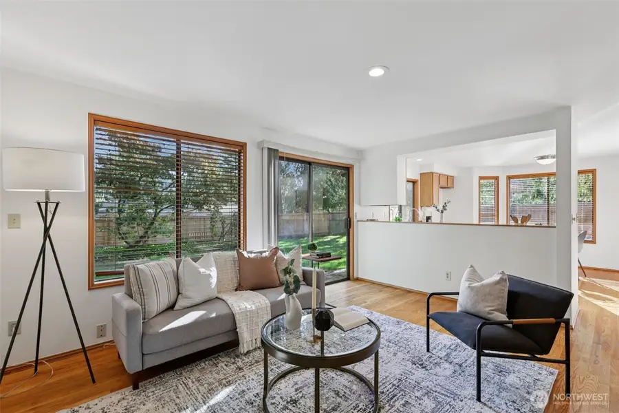 22035 NE 15th Street, Sammamish, WA 98074 - Image #3