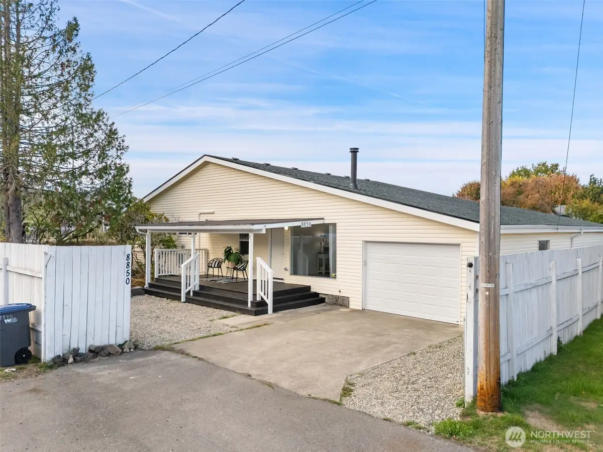 8850 NE Point No Point Road, Hansville, WA 98340 - Image #1