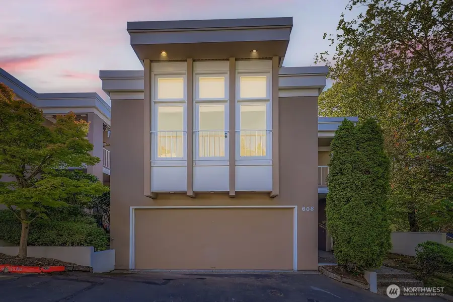 608 Bellevue Way Se #F1, Bellevue, WA 98004 - Image #2