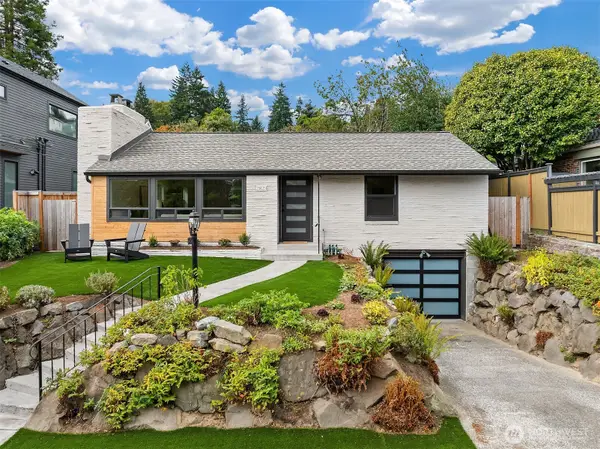 2823 36th Avenue W, Seattle, WA 98199