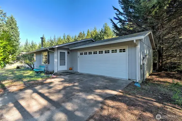 150 E Peaceful Place, Grapeview, WA 98546