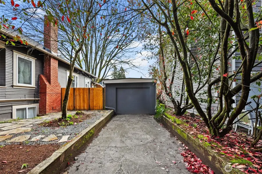 4642 Eastern Avenue N, Seattle, WA 98103 - Image #3