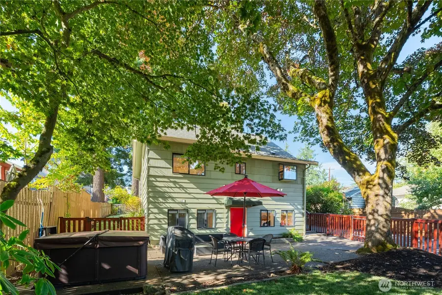 18344 Wallingford Avenue N, Shoreline, WA 98133 - Image #2