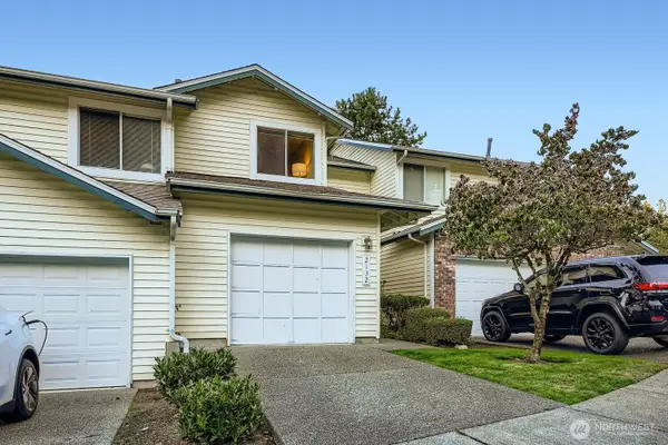 2132 NW Pacific Yew Place, Issaquah, WA 98027