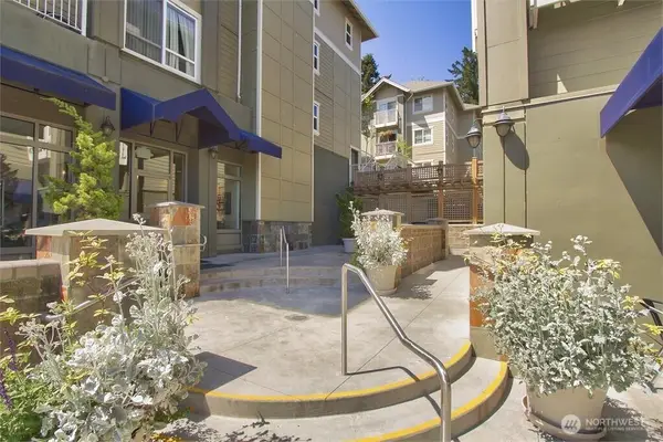 300 High School Road #224, Bainbridge Island, WA 98110