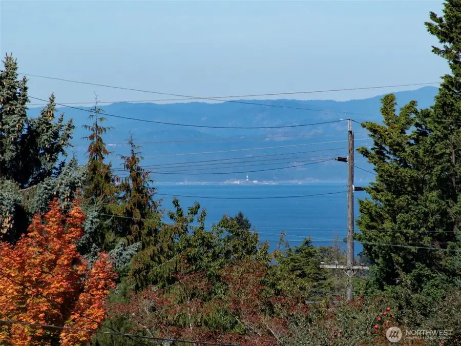 218 Lopez Ave, Port Angeles, WA 98362 - Image #2