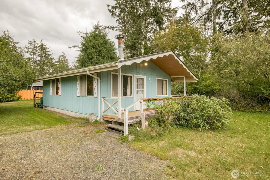 824 Hassalo Avenue Se, Ocean Shores, WA 98569 - Image #2