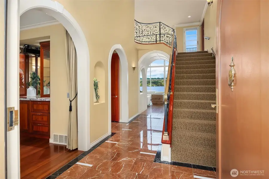 4701 NE Shore Place, Lake Forest Park, WA 98155 - Image #2