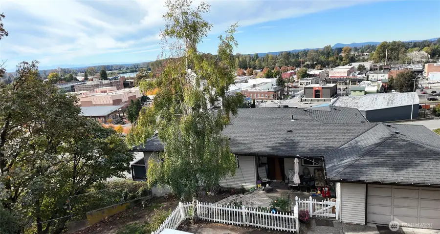 303 S 5th Street, Mount Vernon, WA 98274 - Image #2