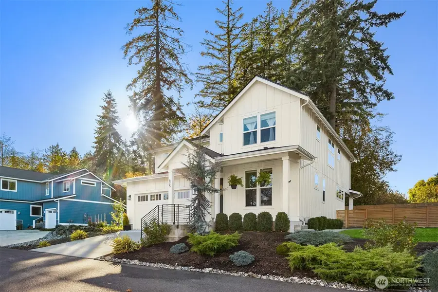 825 NW Finn Hill Road, Poulsbo, WA 98370 - Image #2