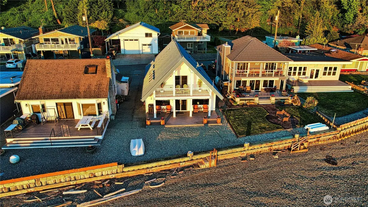 14028 Evergreen Way, Stanwood, WA 98292 - Image #1