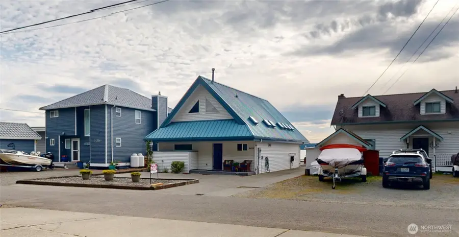 14028 Evergreen Way, Stanwood, WA 98292 - Image #2