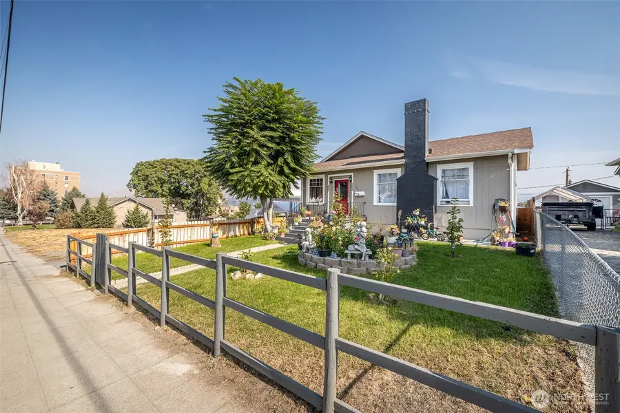 221 Okanogan Ave, Wenatchee, WA 98801 - Image #3