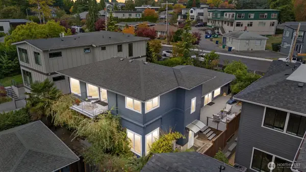 221 8th Avenue W, Kirkland, WA 98033