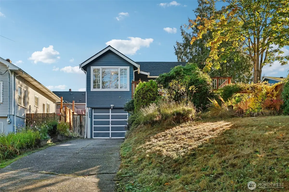 6334 24th Avenue Sw, Seattle, WA 98106 - Image #1