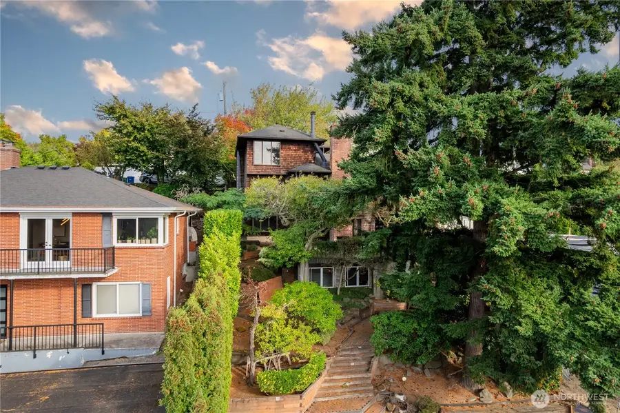 3034 30th Avenue W, Seattle, WA 98199 - Image #2
