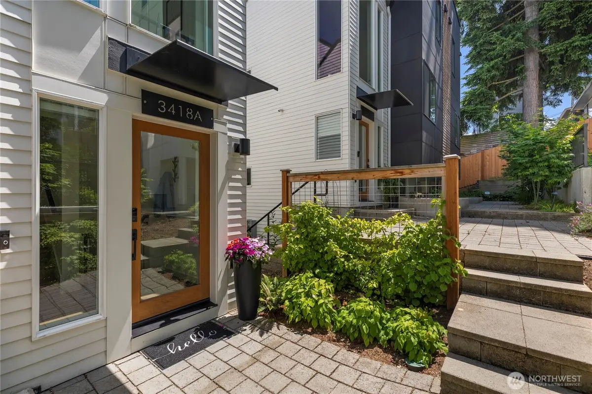 3418 23rd Avenue W, Seattle, WA 98199 - Image #1