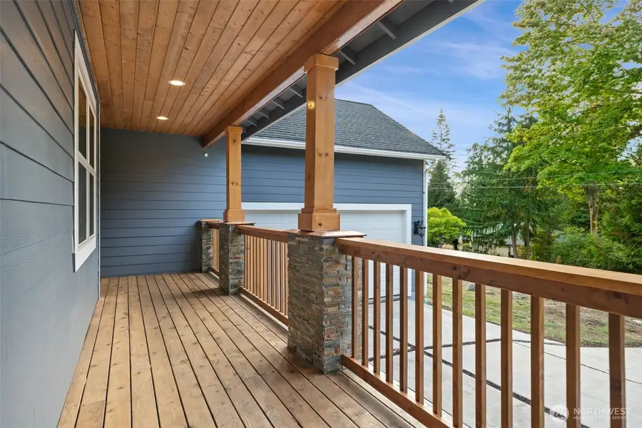 21272 Virginia Avenue Ne, Kingston, WA 98346 - Image #2