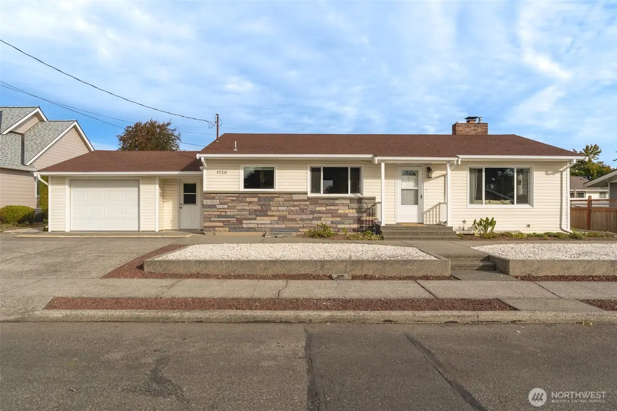 1720 E Street, Lynden, WA 98264 - Image #1