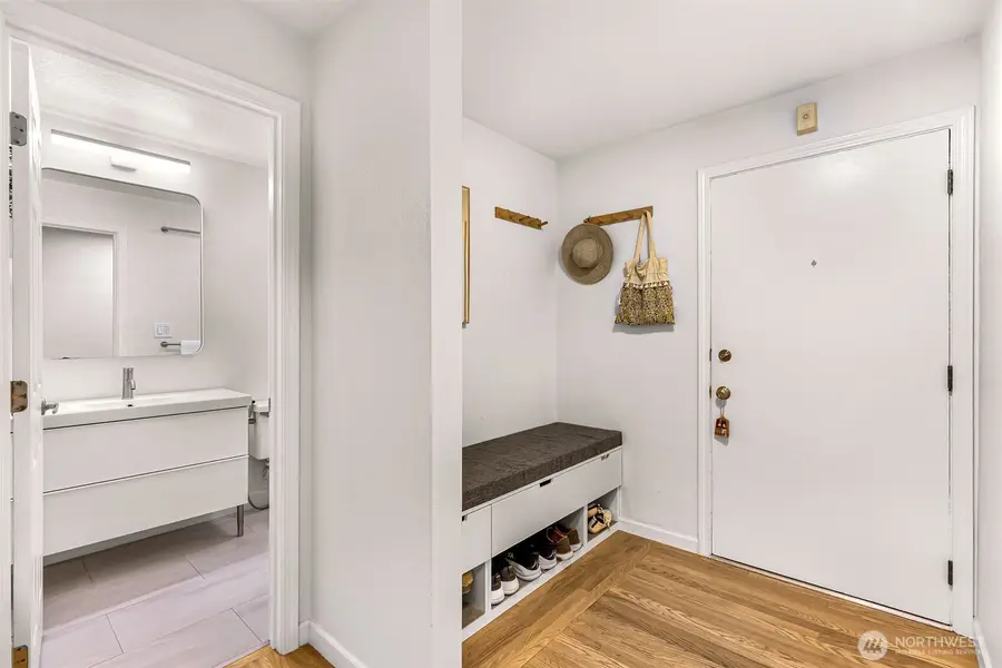 911 N 73rd Street #401, Seattle, WA 98103 - Image #3