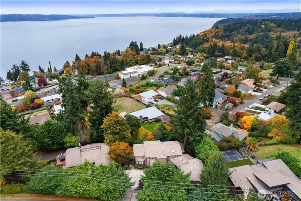 6329 Dash Point Boulevard Ne, Tacoma, WA 98422