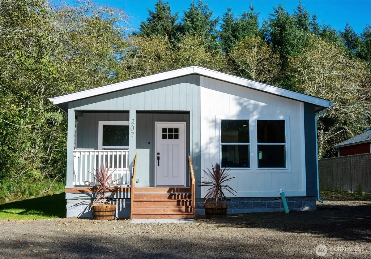 202 E Rain Street, Ocean Shores, WA 98569 - Image #1