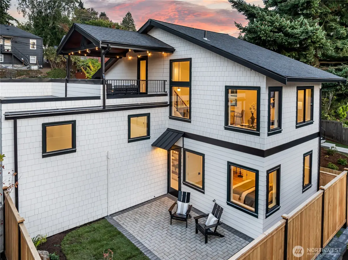 3644 33rd Avenue W, Seattle, WA 98199 - Image #1