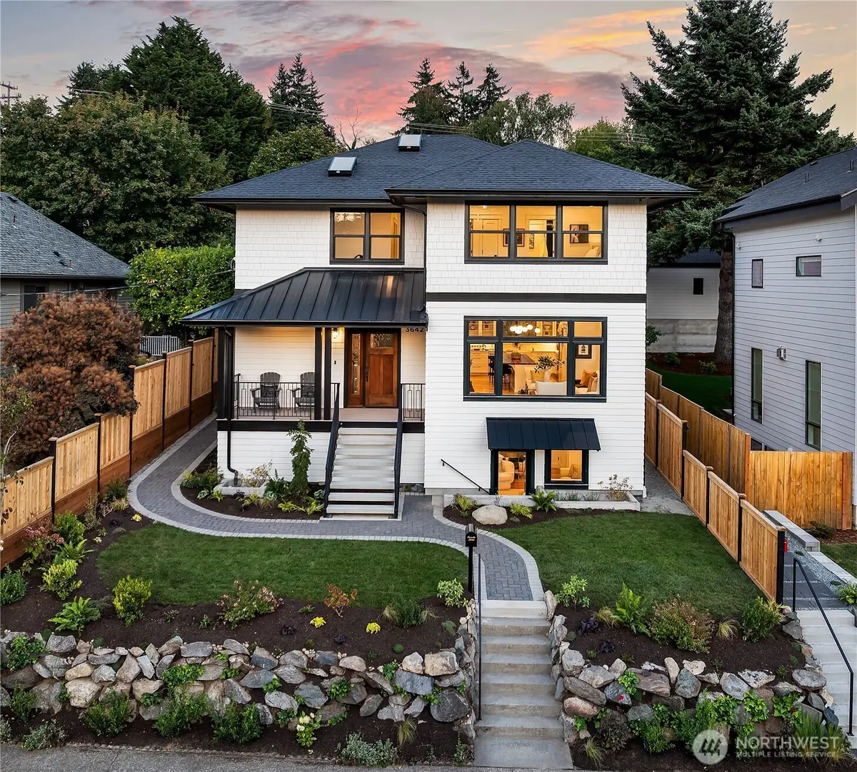 3642 33rd Avenue W, Seattle, WA 98199 - Image #1