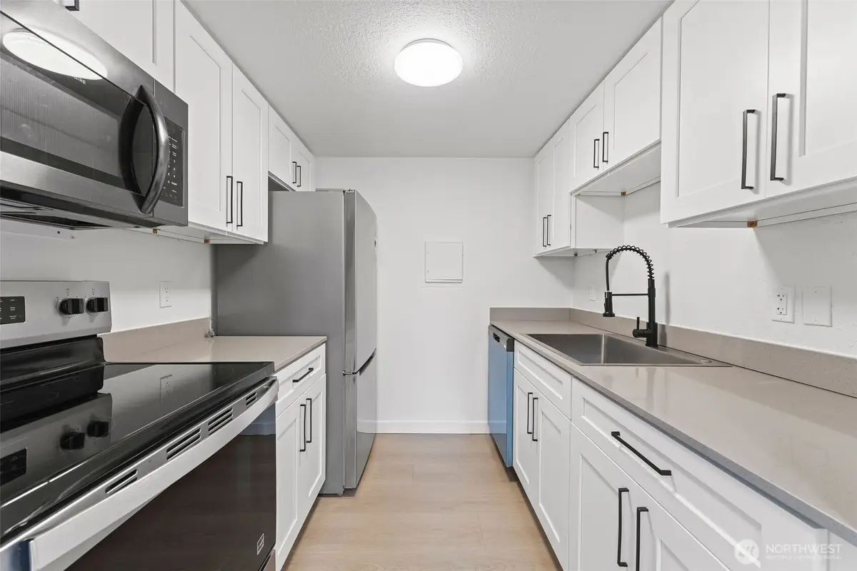 14020 Juanita Drive Ne #B3, Kirkland, WA 98034 - Image #1