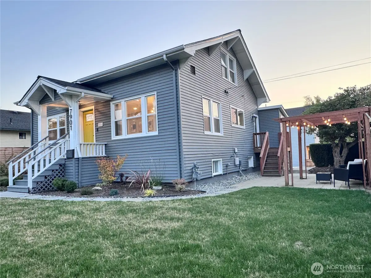 7901 16th Avenue Sw, Seattle, WA 98106 - Image #1