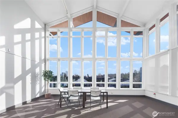 2501 Canterbury Lane E #221, Seattle, WA 98112